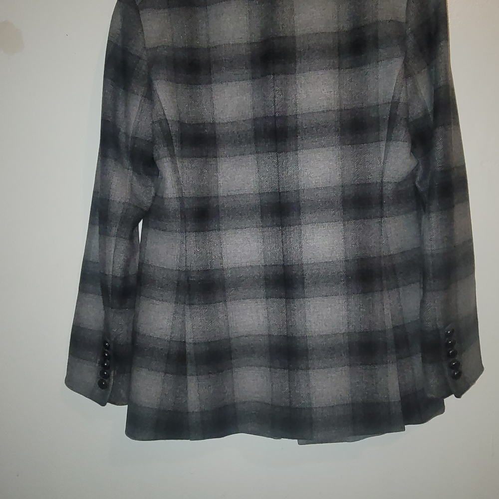 Veronica Beard Gray Plaid Dickey Blazer/Jacket with Black Buttons - Picture 5 of 10